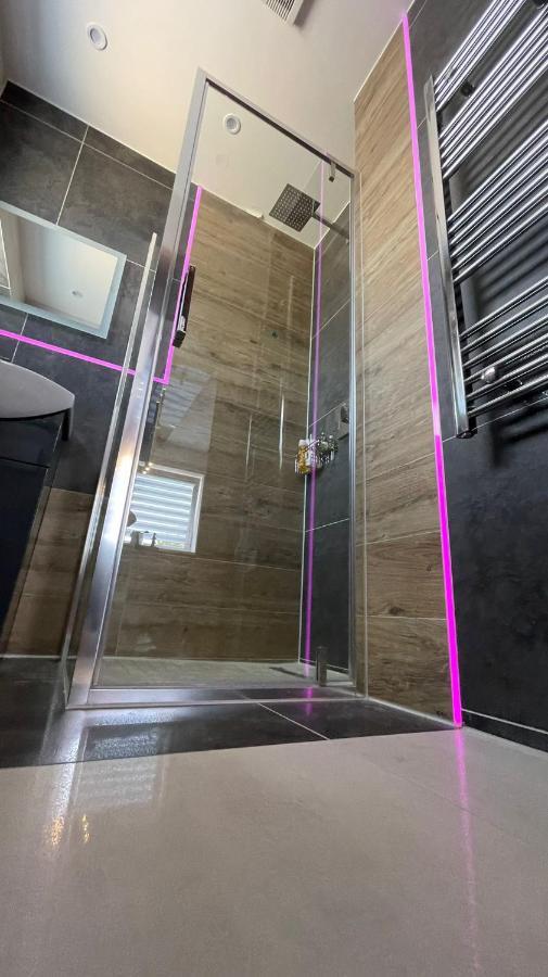 #4 Tgha Luxury One Bedroom Apartment In Athlone Eksteriør billede