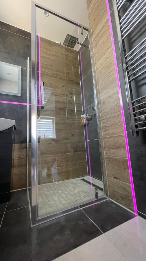 #4 Tgha Luxury One Bedroom Apartment In Athlone Eksteriør billede