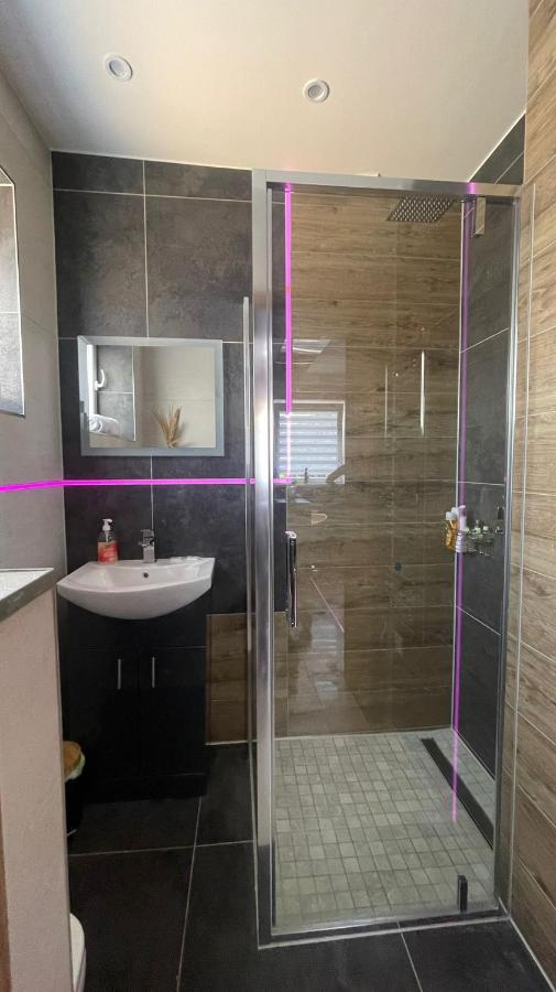 #4 Tgha Luxury One Bedroom Apartment In Athlone Eksteriør billede