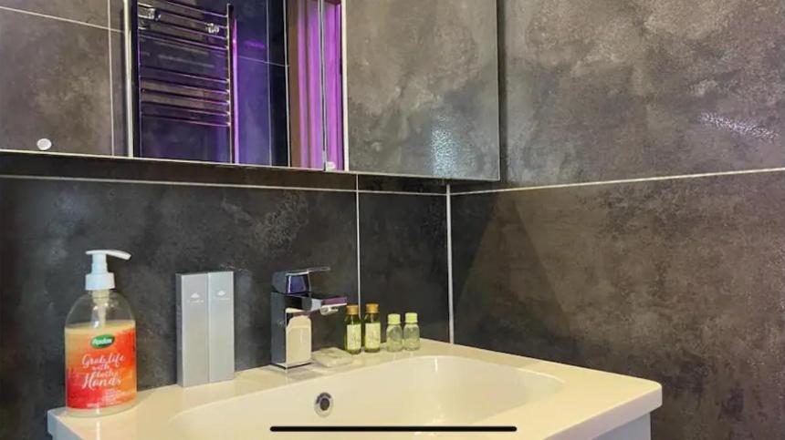#4 Tgha Luxury One Bedroom Apartment In Athlone Eksteriør billede